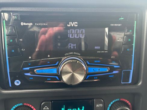 Used 2006 Chevrolet Silverado 1500 LT w/ Onstar Plus Package image 12