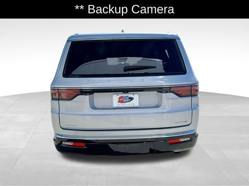 Used 2023 Jeep Wagoneer Series III w/ Preferred Equipment Group AWD/4WD image 4