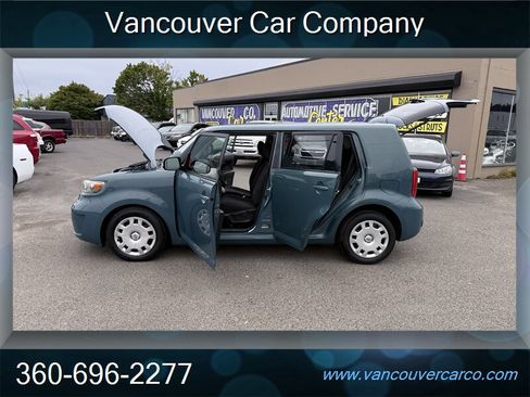 Used 2009 Scion xB FWD image 11