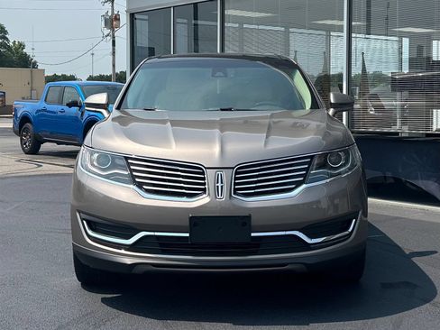 Used 2018 Lincoln MKX Reserve w/ Lincoln MKX Climate Package AWD/4WD image 2