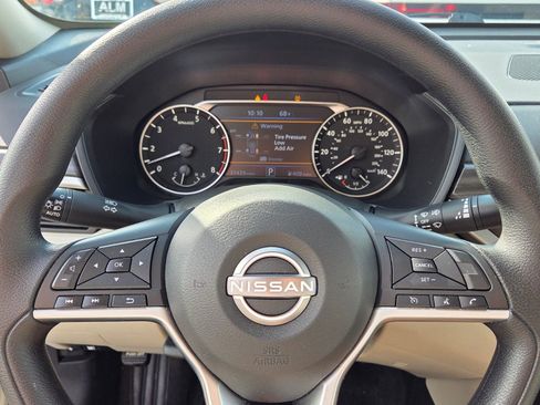 Used 2025 Nissan Altima 2.5 SV image 23