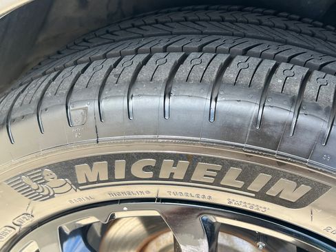 Used 2018 Maserati Levante image 13