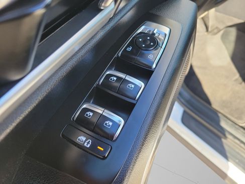 Used 2023 Kia Telluride S image 19