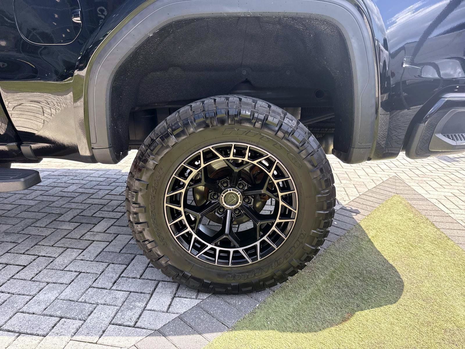 Used 2019 GMC Sierra 1500 AT4 w/ AT4 Premium Package AWD/4WD image 11