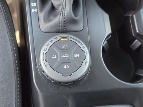 New 2025 Ford Bronco Badlands image 15