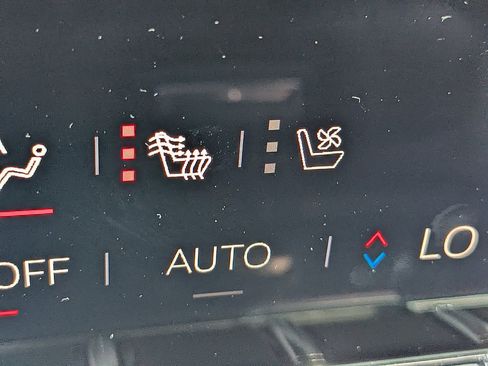 Certified 2025 GMC Yukon Denali AWD/4WD image 39
