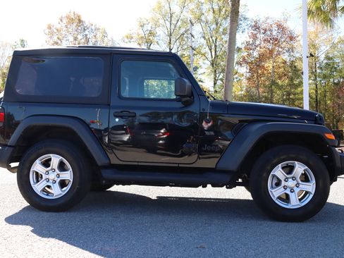 Used 2023 Jeep Wrangler Sport S image 4