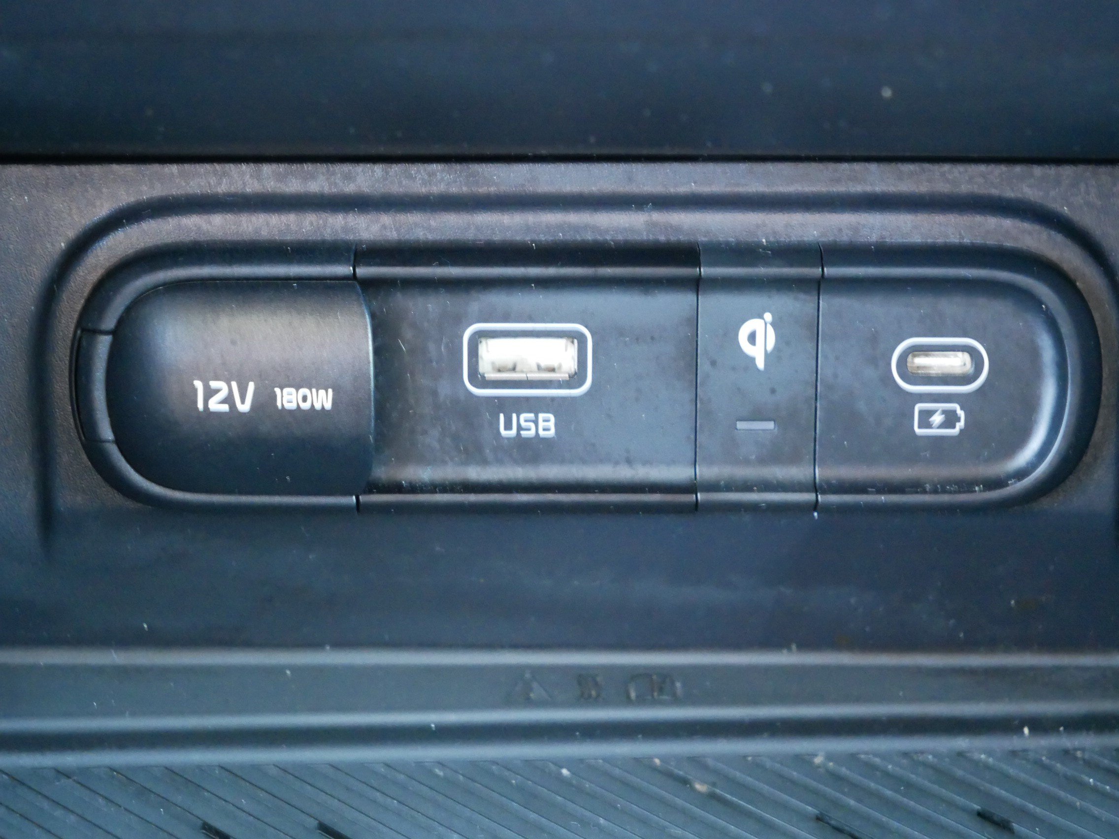 Certified 2024 Kia Sportage EX AWD/4WD image 32