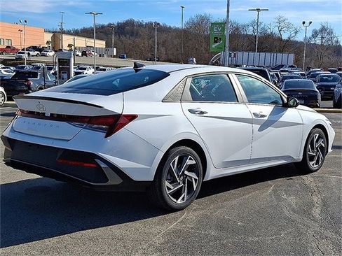 New 2025 Hyundai Elantra Sport image 4