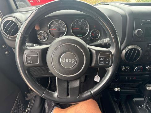 Used 2018 Jeep Wrangler Unlimited Sport S image 19