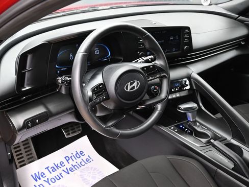 Used 2025 Hyundai Elantra Sport FWD image 16
