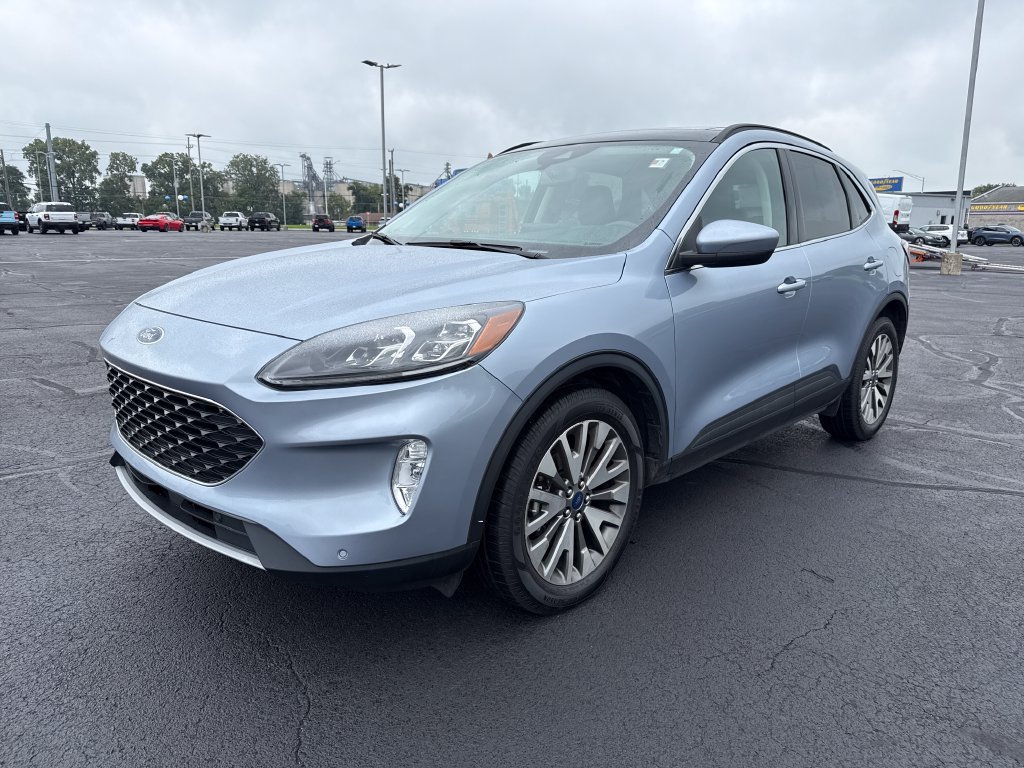 Used 2022 Ford Escape Titanium w/ Class II Trailer Tow Package AWD/4WD image 5