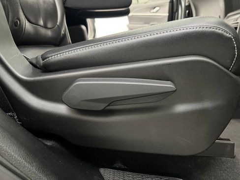 Used 2024 Jeep Grand Cherokee L Limited w/ Luxury Tech Group II image 19