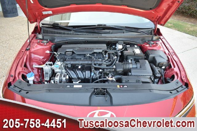 Used 2025 Hyundai Elantra Limited FWD image 43