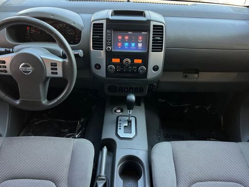 Used 2020 Nissan Frontier SV RWD image 4