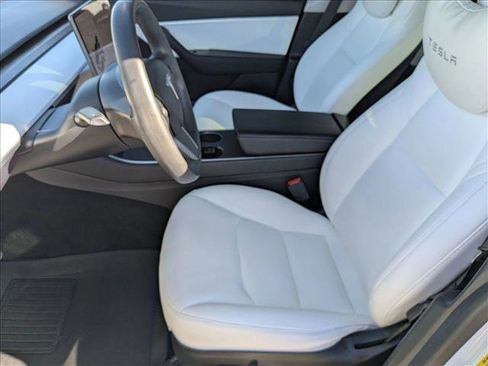 Used 2020 Tesla Model Y Performance image 17