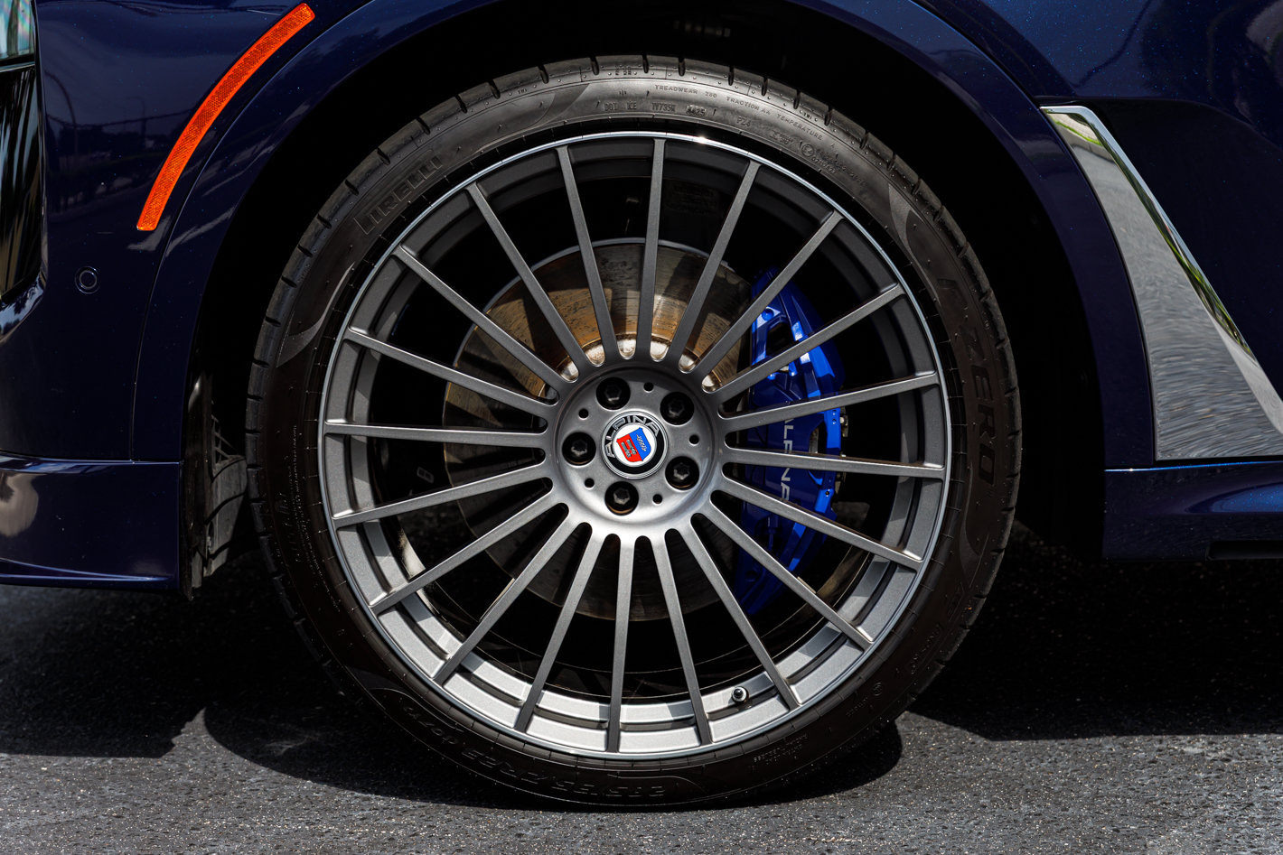 Used 2025 BMW ALPINA XB7 AWD/4WD image 10