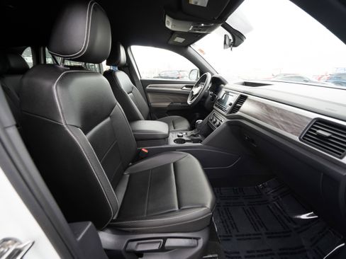 Used 2023 Volkswagen Atlas Cross Sport SE image 27