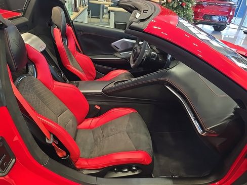 Used 2020 Chevrolet Corvette Stingray Premium Conv w/ 3LT Preferred Equipment Group image 27