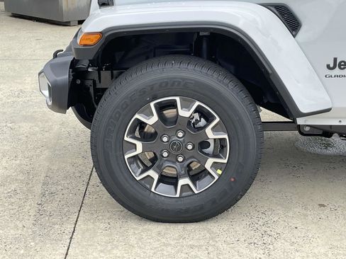 New 2025 Jeep Gladiator Sport w/ Premium Package image 40