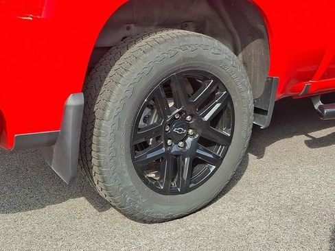 Used 2023 Chevrolet Silverado 1500 RST AWD/4WD image 6