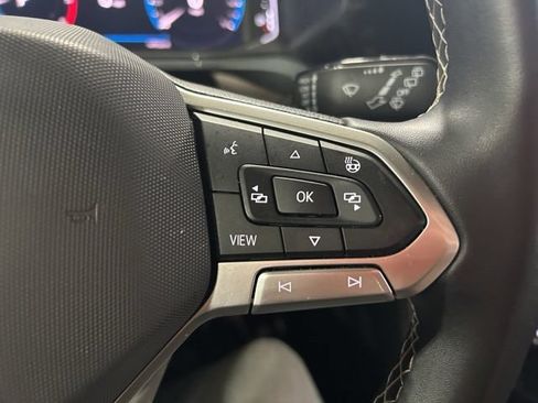 Used 2022 Volkswagen Taos SEL w/ Panoramic Sunroof Package AWD/4WD image 30