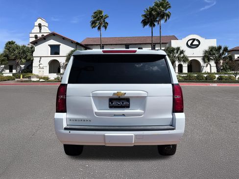 Used 2017 Chevrolet Suburban LT RWD image 3