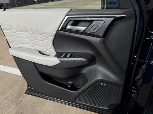 Used 2025 Mitsubishi Outlander SEL FWD image 25