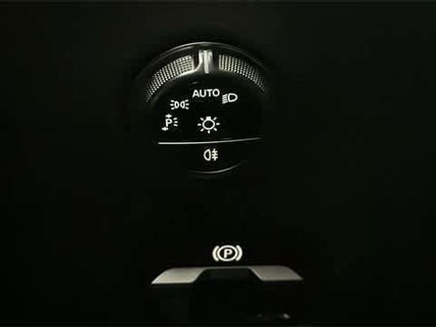 Certified 2025 Mercedes-Benz GLC 300 4MATIC image 17