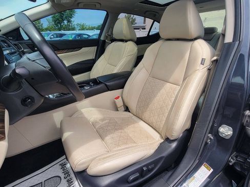 Used 2017 Nissan Maxima Platinum FWD image 13