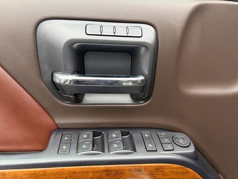 Used 2015 Chevrolet Silverado 2500 High Country image 25