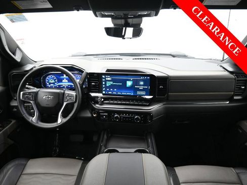 Used 2025 Chevrolet Silverado 2500 ZR2 w/ Technology Package image 14