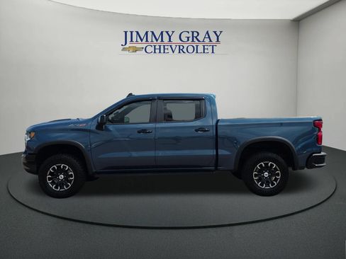 Used 2024 Chevrolet Silverado 1500 ZR2 w/ Technology Package AWD/4WD image 2