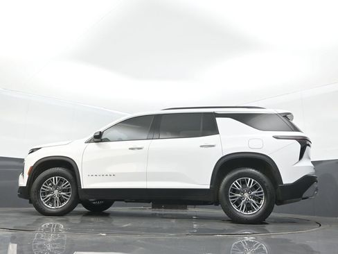 Used 2025 Chevrolet Traverse LT w/ LPO, Floor Liner Package AWD/4WD image 36