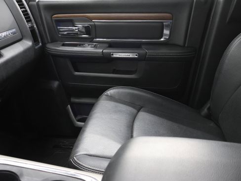 Used 2016 RAM 1500 Laramie w/ Convenience Group AWD/4WD image 13