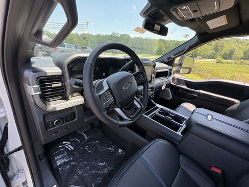 New 2026 Ford F350 Platinum w/ Tremor Off-Road Package AWD/4WD image 30