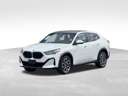 Certified 2025 BMW X2 xDrive28i w/ Technology Package AWD/4WD image 1
