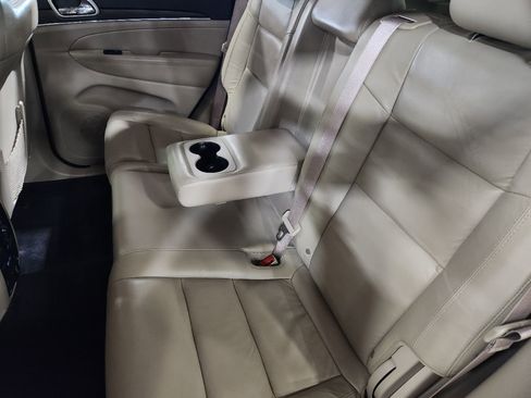 Used 2017 Jeep Grand Cherokee Limited RWD image 45