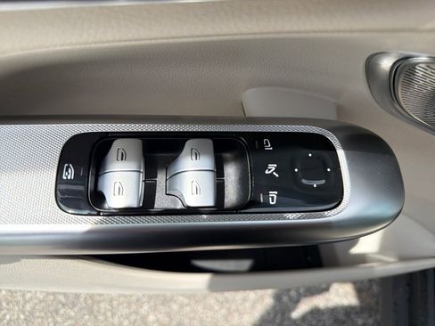 Used 2026 Mercedes-Benz GLC 300 image 28