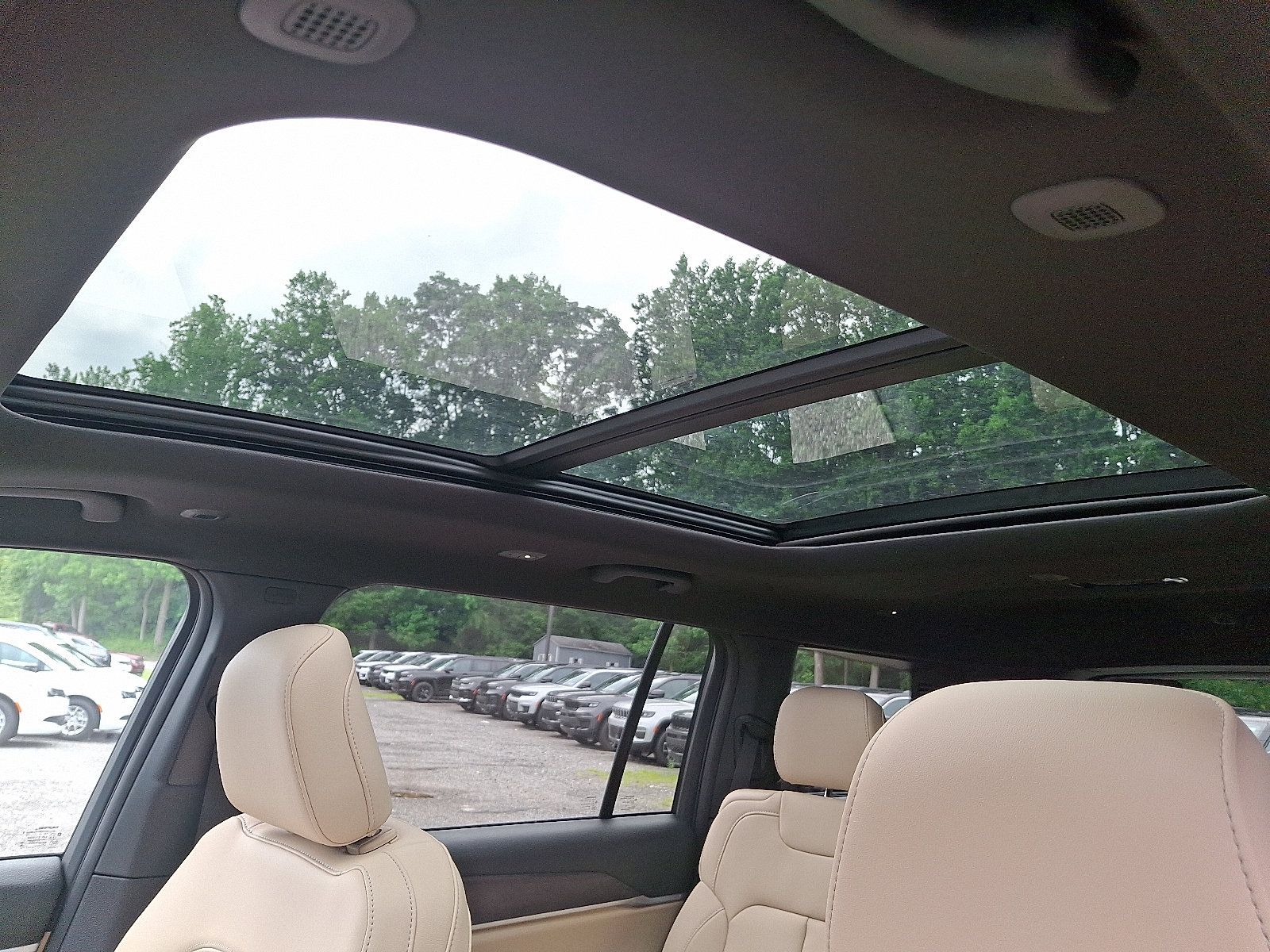 New 2025 Jeep Grand Cherokee L Limited AWD/4WD image 10