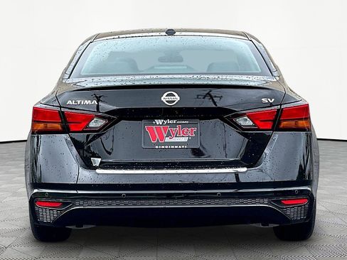 Used 2022 Nissan Altima 2.5 SV FWD image 5