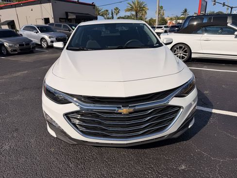 Used 2023 Chevrolet Malibu LT FWD image 2