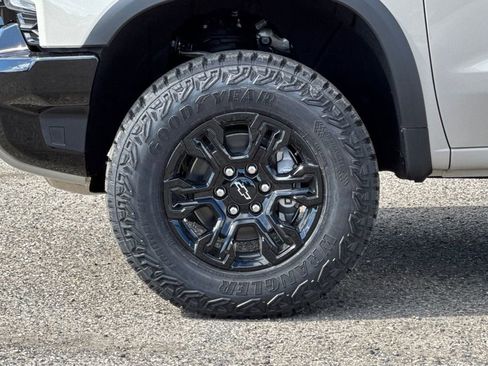 New 2026 Chevrolet Silverado 1500 ZR2 w/ Dark Appearance Package AWD/4WD image 25