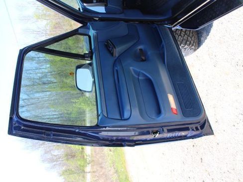 Used 1994 Ford Bronco XLT image 9