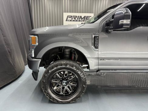 Used 2022 Ford F350 Platinum w/ FX4 Off-Road Package AWD/4WD image 8