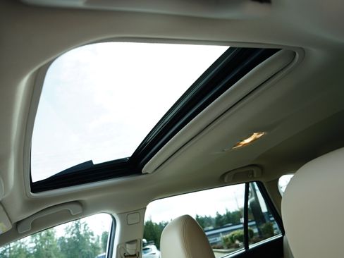 Used 2017 Subaru Outback 2.5i Limited image 18