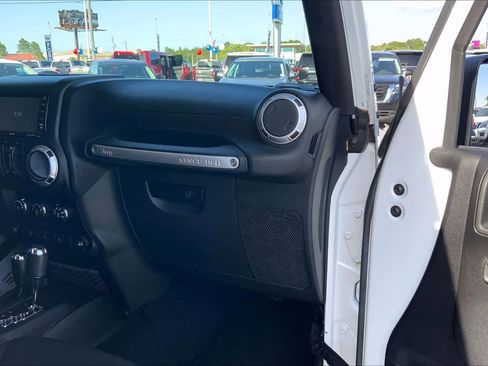 Used 2015 Jeep Wrangler Unlimited Sahara w/ Max Tow Package image 18