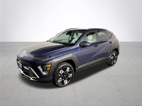 Used 2025 Hyundai Kona SEL image 2