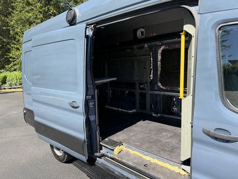 Used 2019 Ford Transit 250 148 High Roof Extended RWD image 17