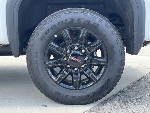 New 2026 GMC Sierra 2500 AT4 w/ AT4 Premium Plus Package AWD/4WD image 11